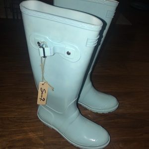 NEW rain boots